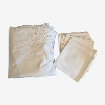 Nappe et 12 serviettes en coton brodées main