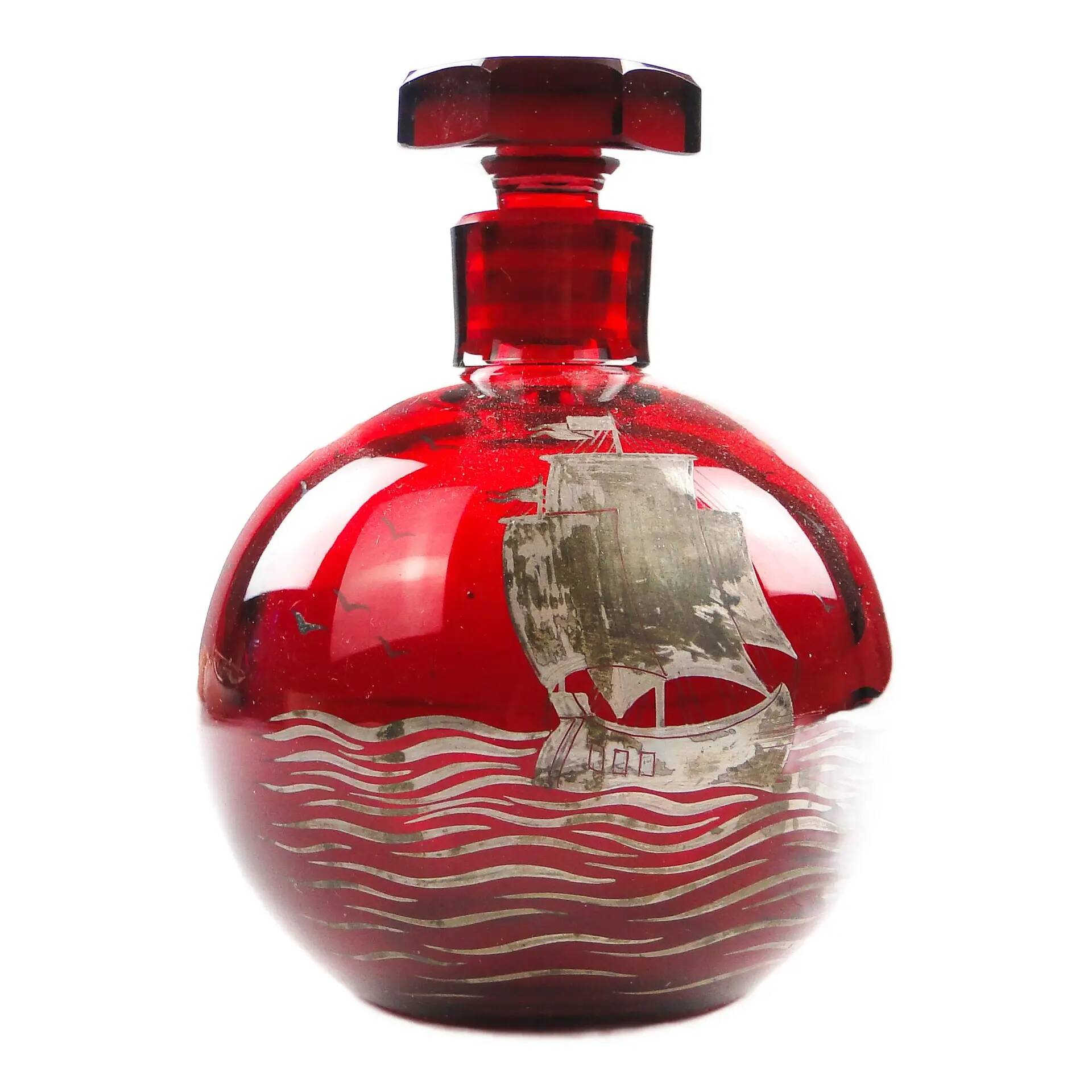 Carafe Art déco, verre rouge, Verrerie Józefina, Pologne, années 1930