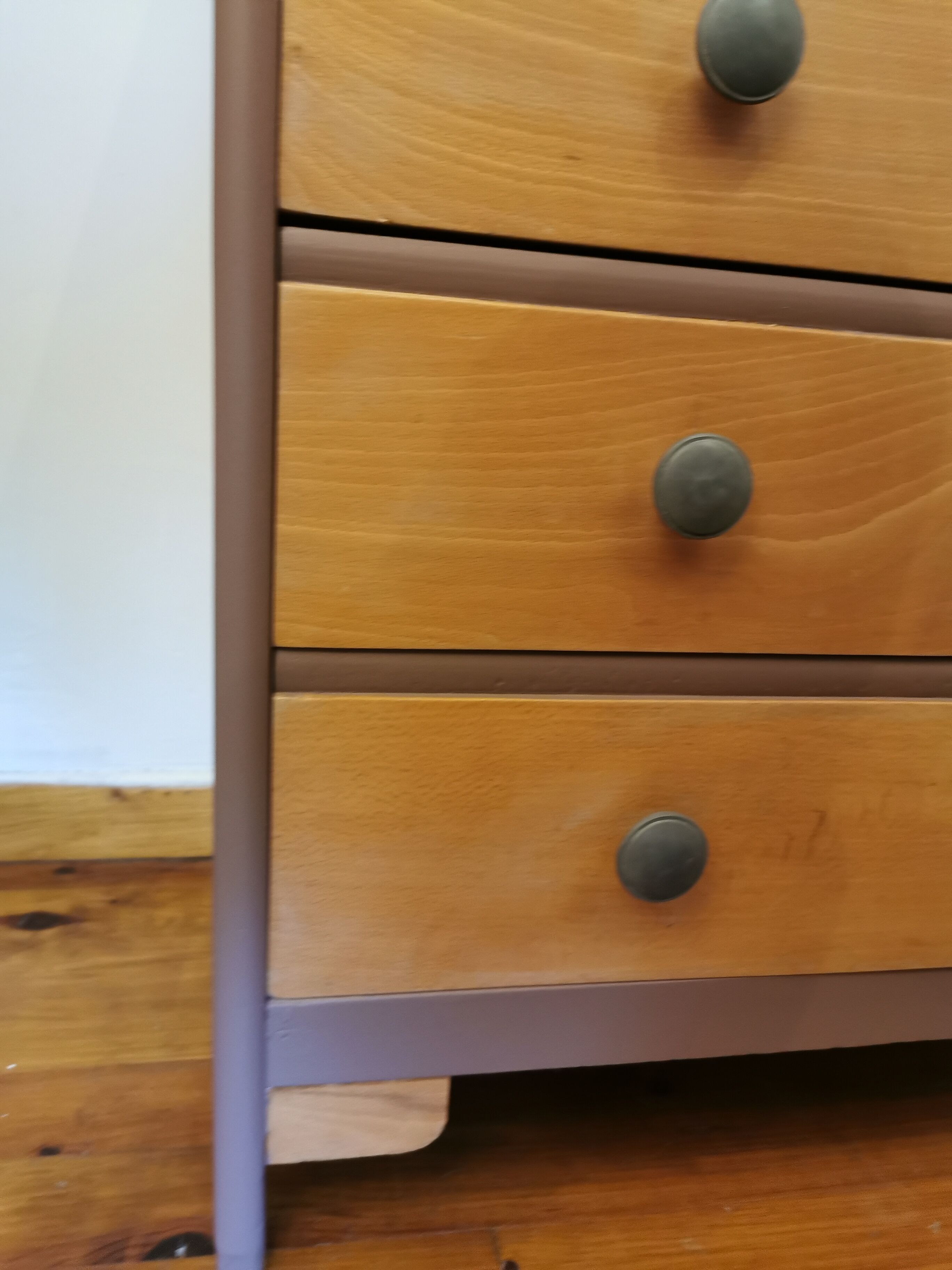 Vintage wooden dresser 4 straight-footed drawers
