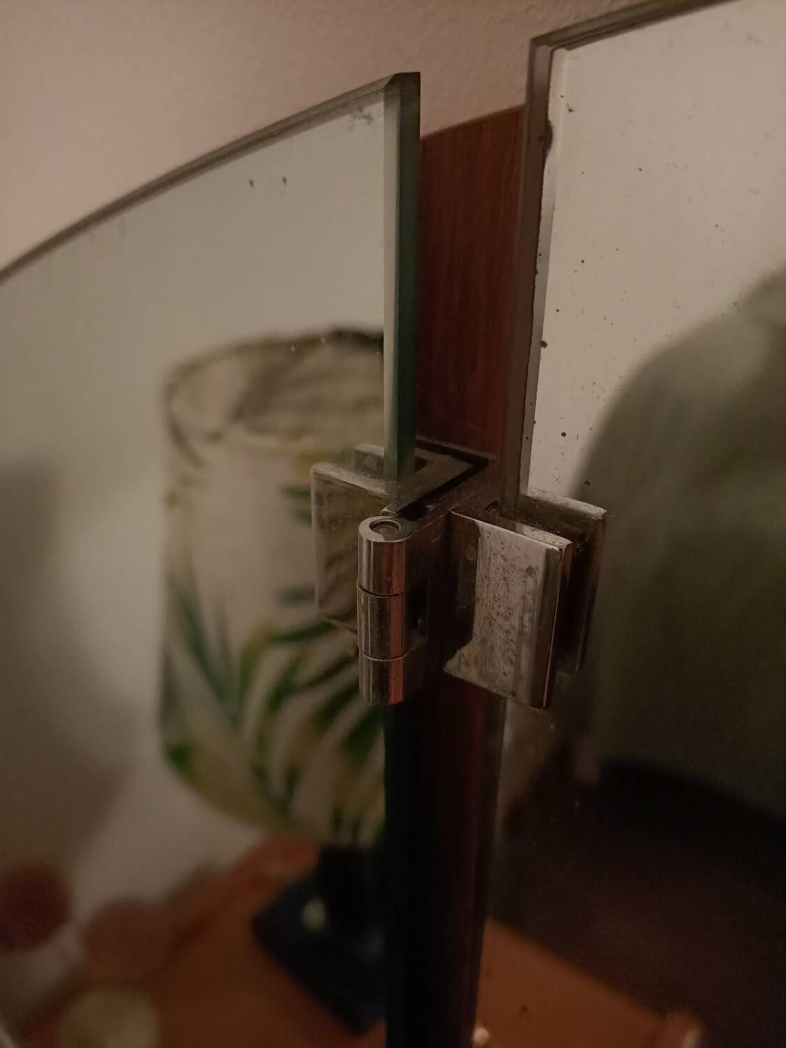 Triptych dressing table