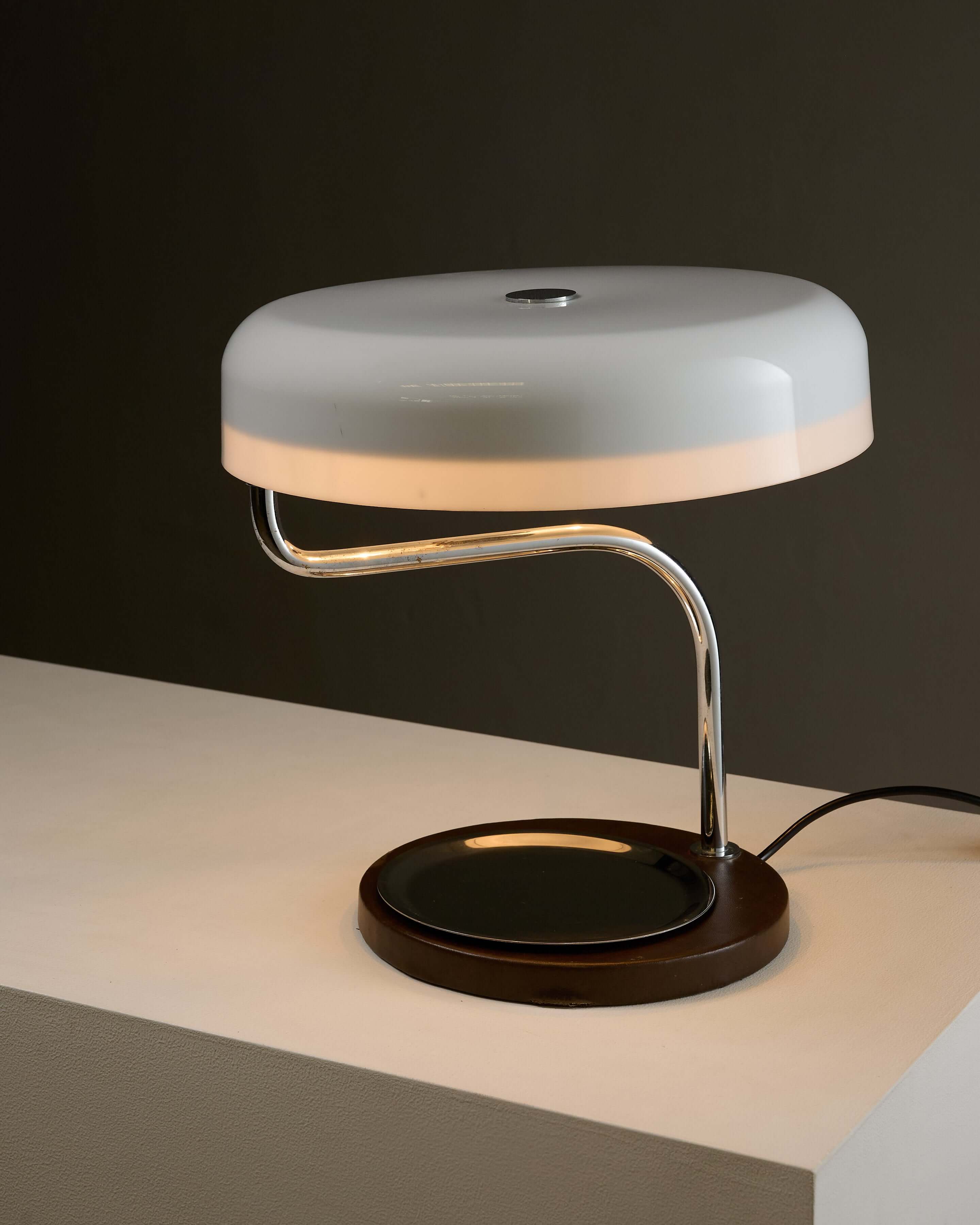 Metalarte Model 4817 desk lamp by Gaetano Scolari