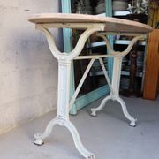 Table de jardin ancienne en fonte et marbre rose