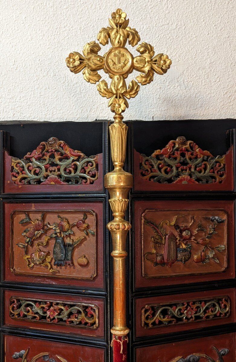 Bâton de procession en bois doré fin XVIII