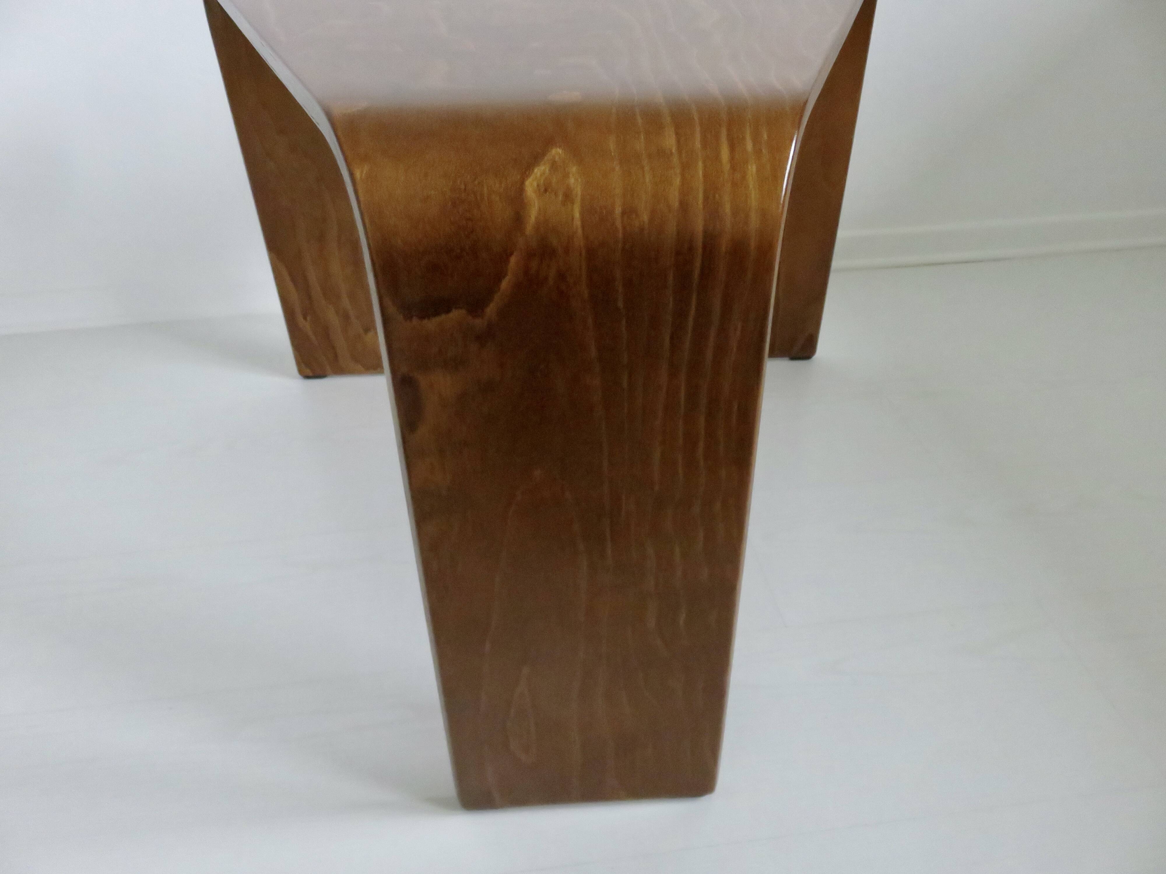 Table basse scandinave en bois cintré années 70