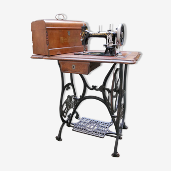 Vintage pedal sewing machine 8th Marvel