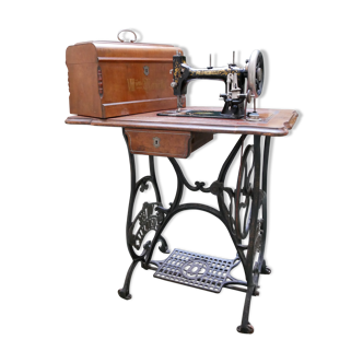 Vintage pedal sewing machine 8th Marvel