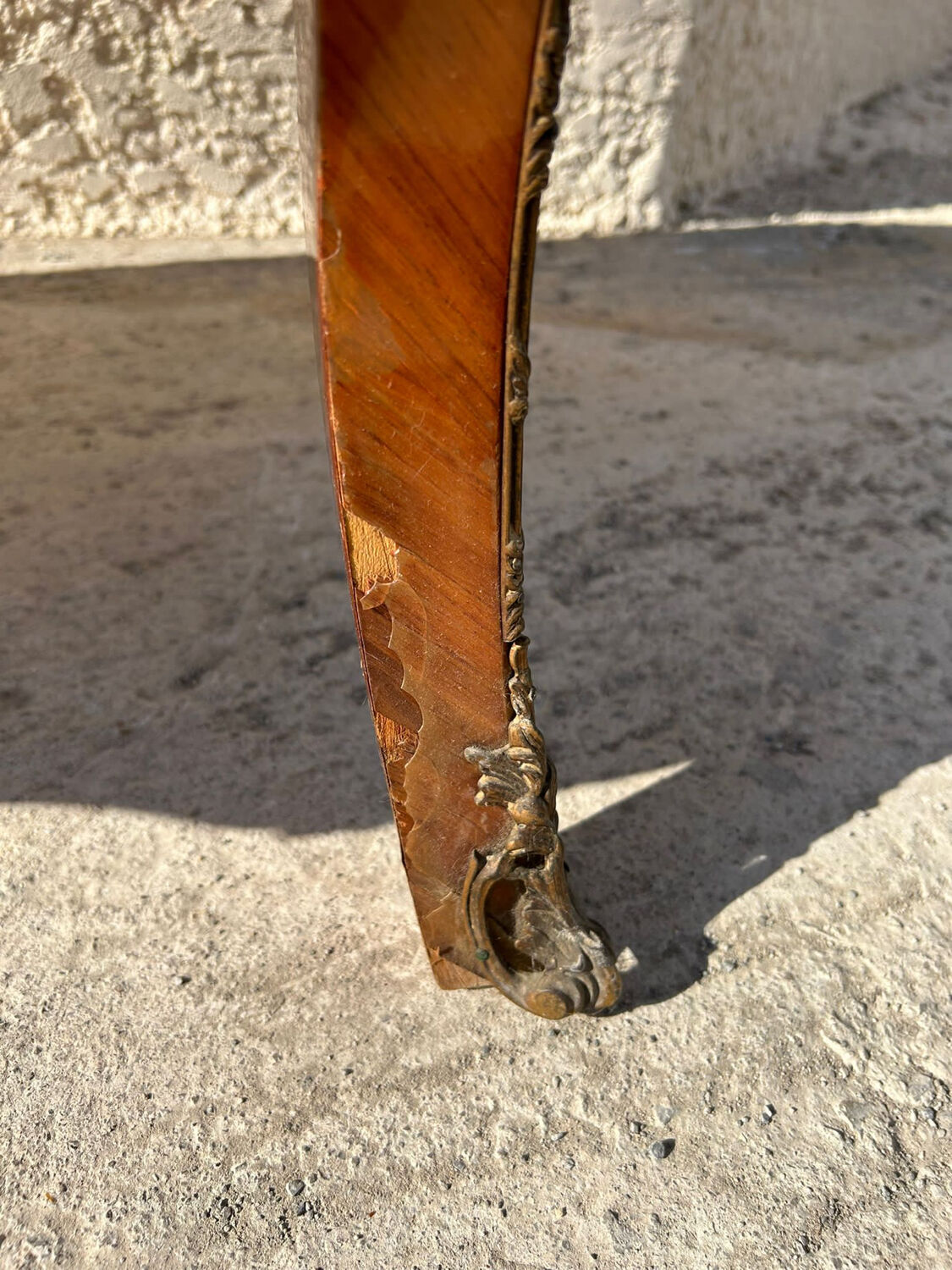 Rosewood chest of drawers