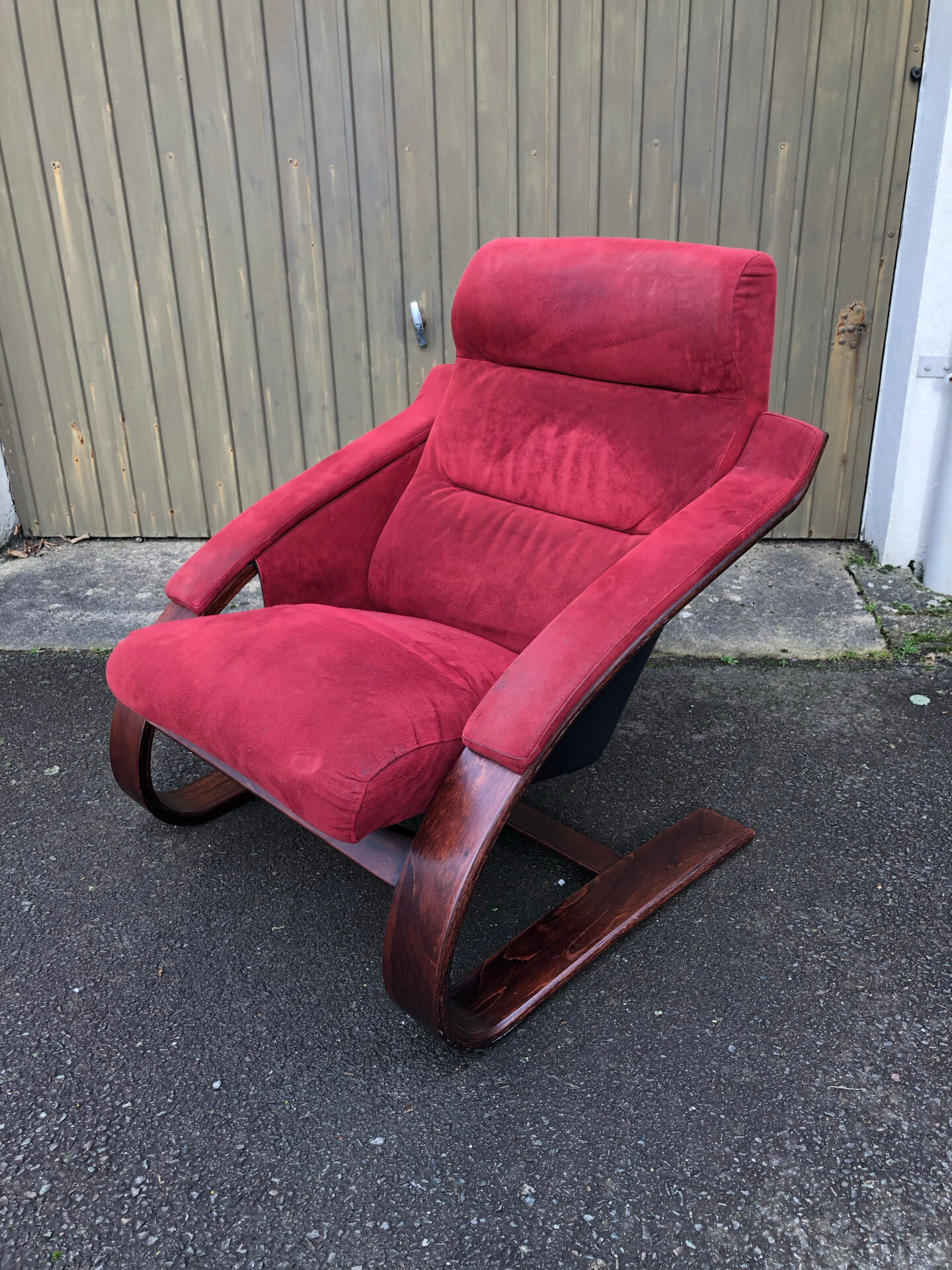 Nelo chair furniture