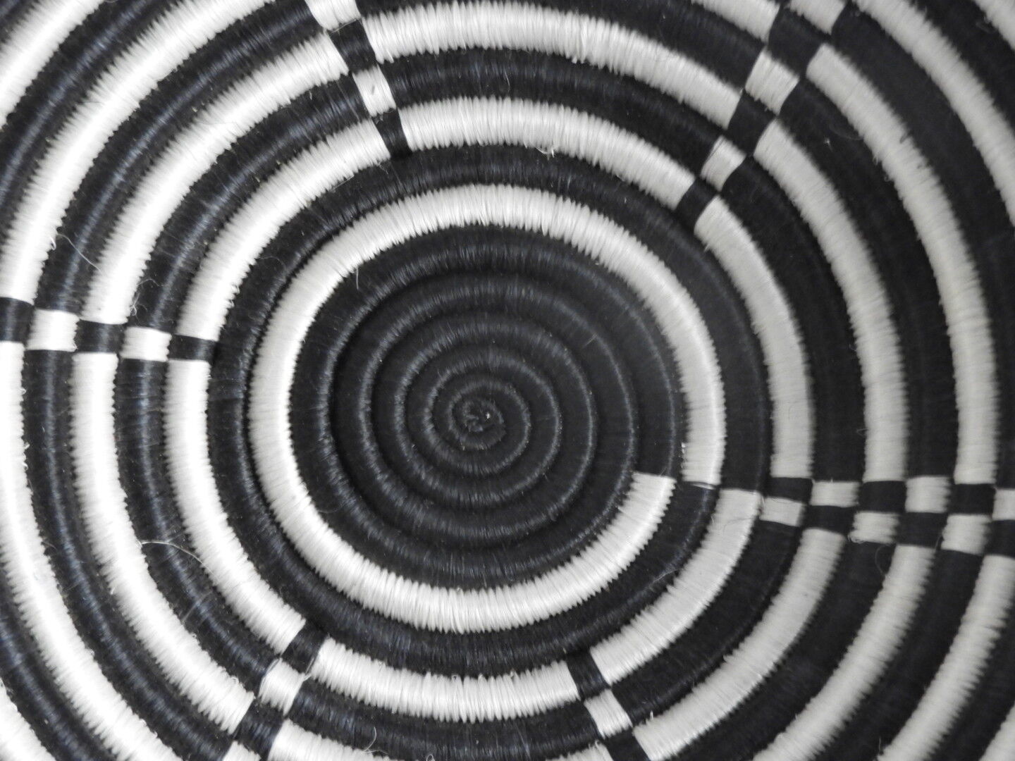 African mural basket