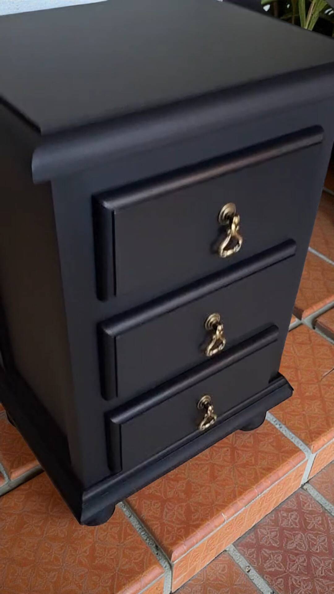 Tables de chevet Mid-Century Modern restaurées – Noir et bronze