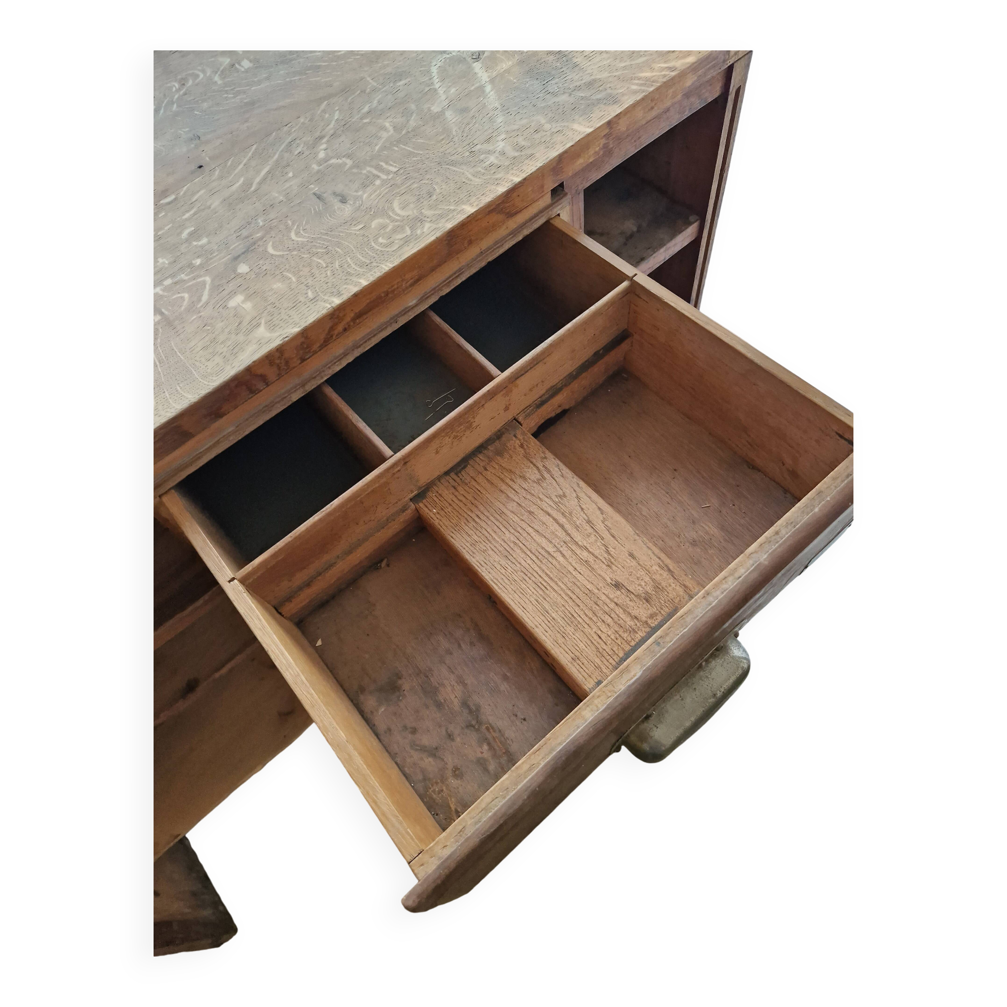 Art Deco trading counter