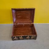 Anglo Indian Box With Painted Figures Of Musicians From The 1950s
