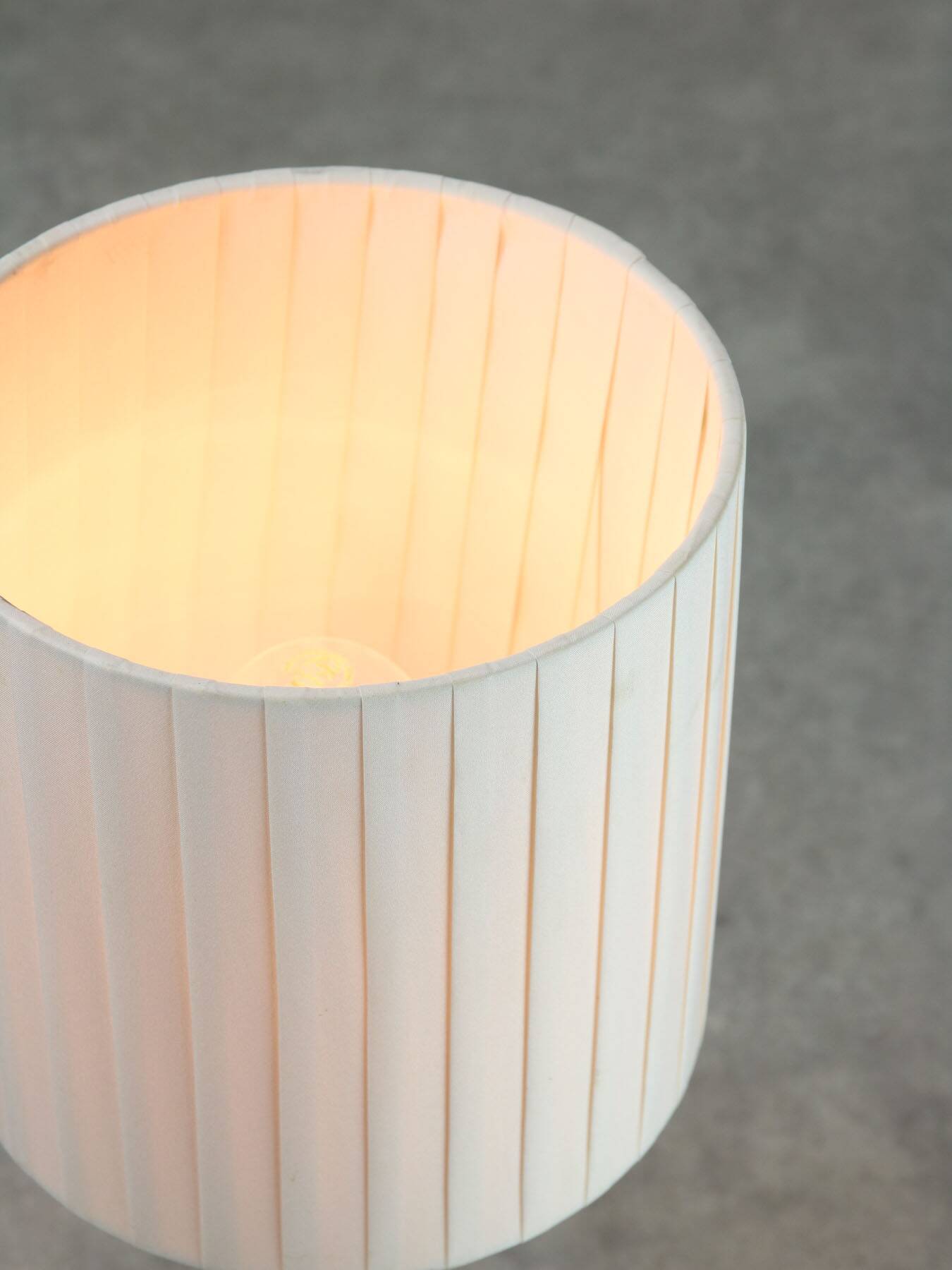 Lampe de table vintage en laiton italien