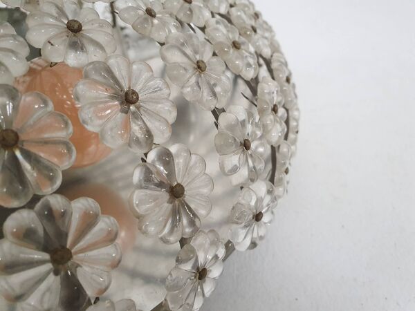 Plafonnier du milieu du siècle avec des fleurs en verre, France, années 1960