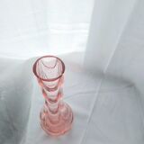 Vase en verre rose effet drapé