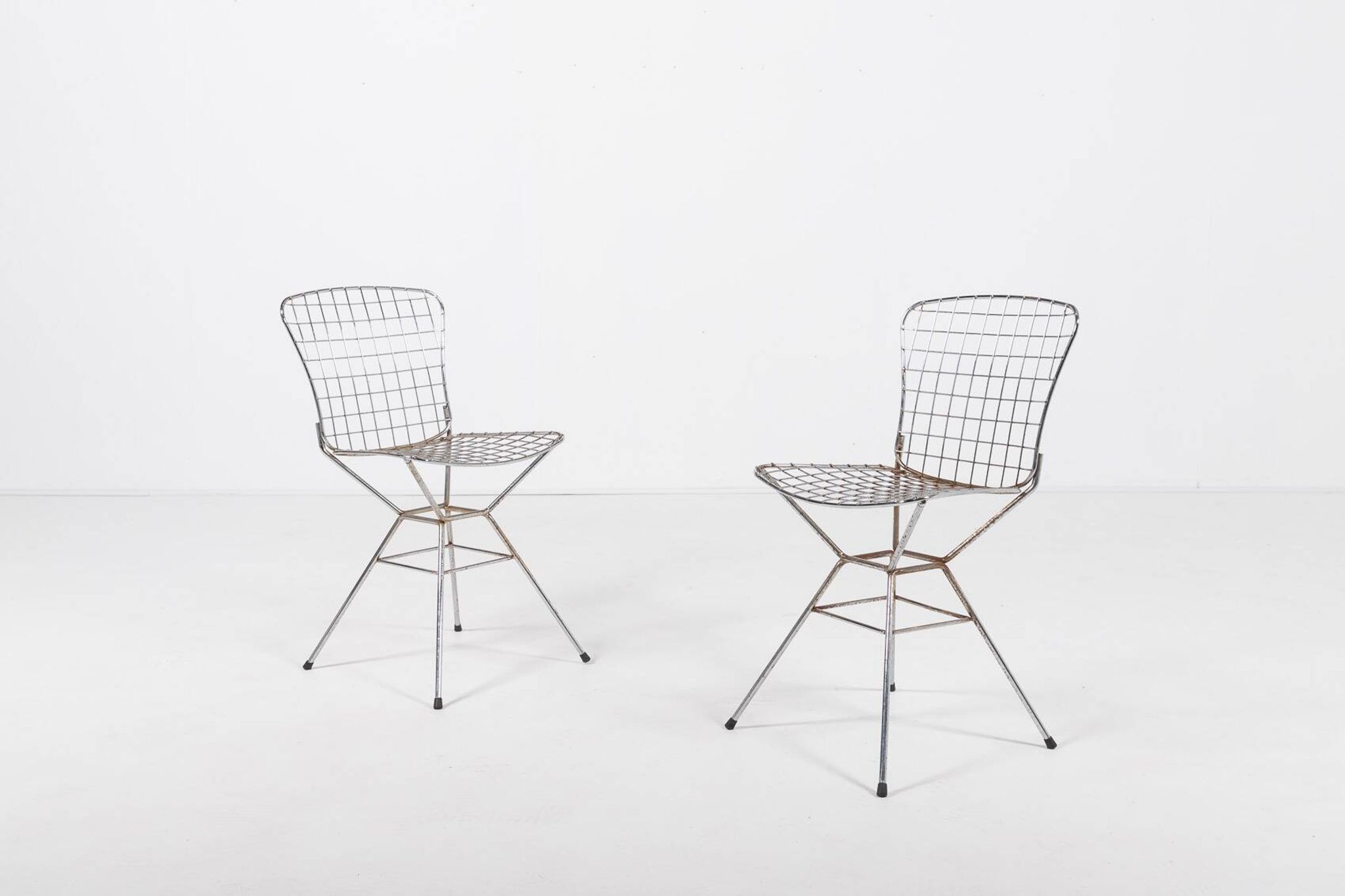 Paire de chaises vintage en fil d'acier de design architectural italien des années 1970