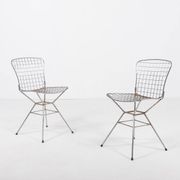 Paire de chaises vintage en fil d'acier de design architectural italien des années 1970