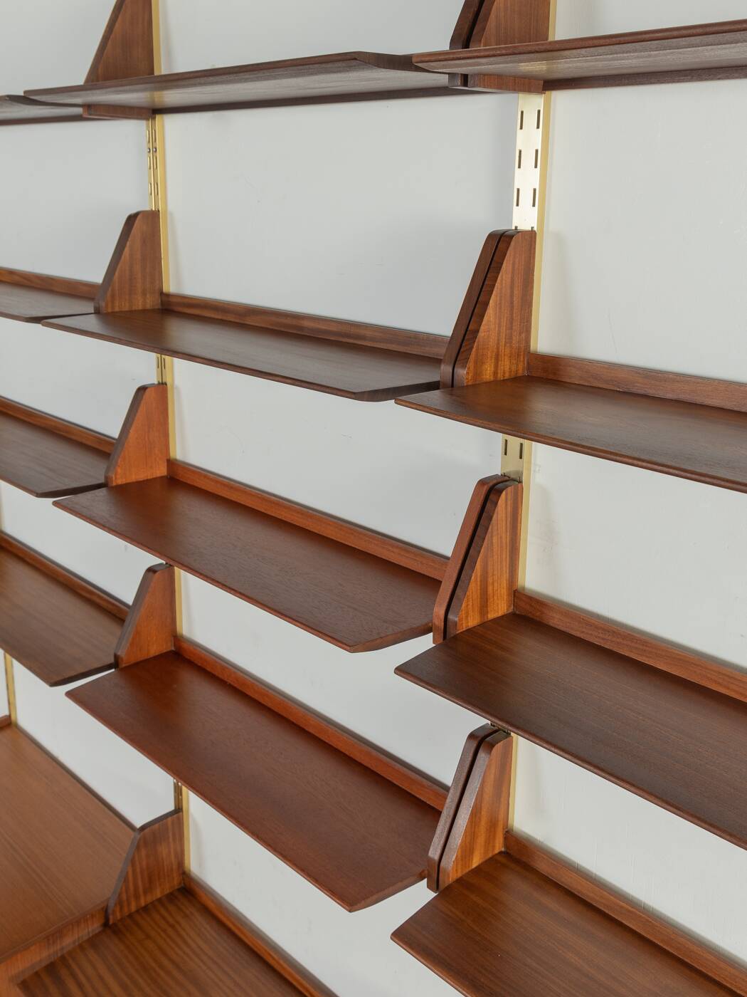 WKS-192 Wall shelf, WK Möbel