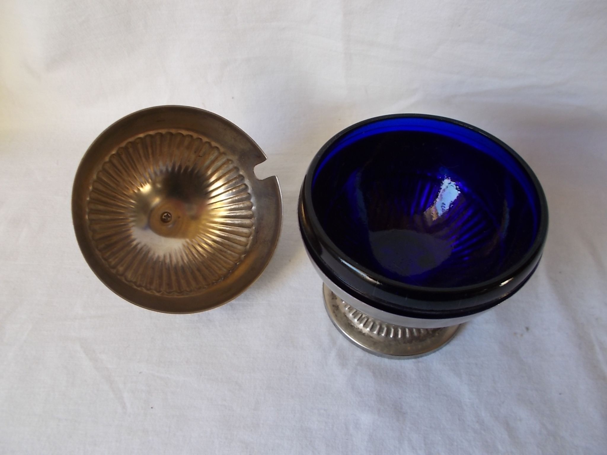 Sucrier en métal et verre bleu