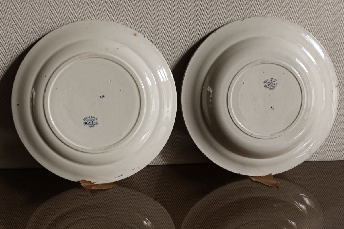 Set of 5 iron earth dishes