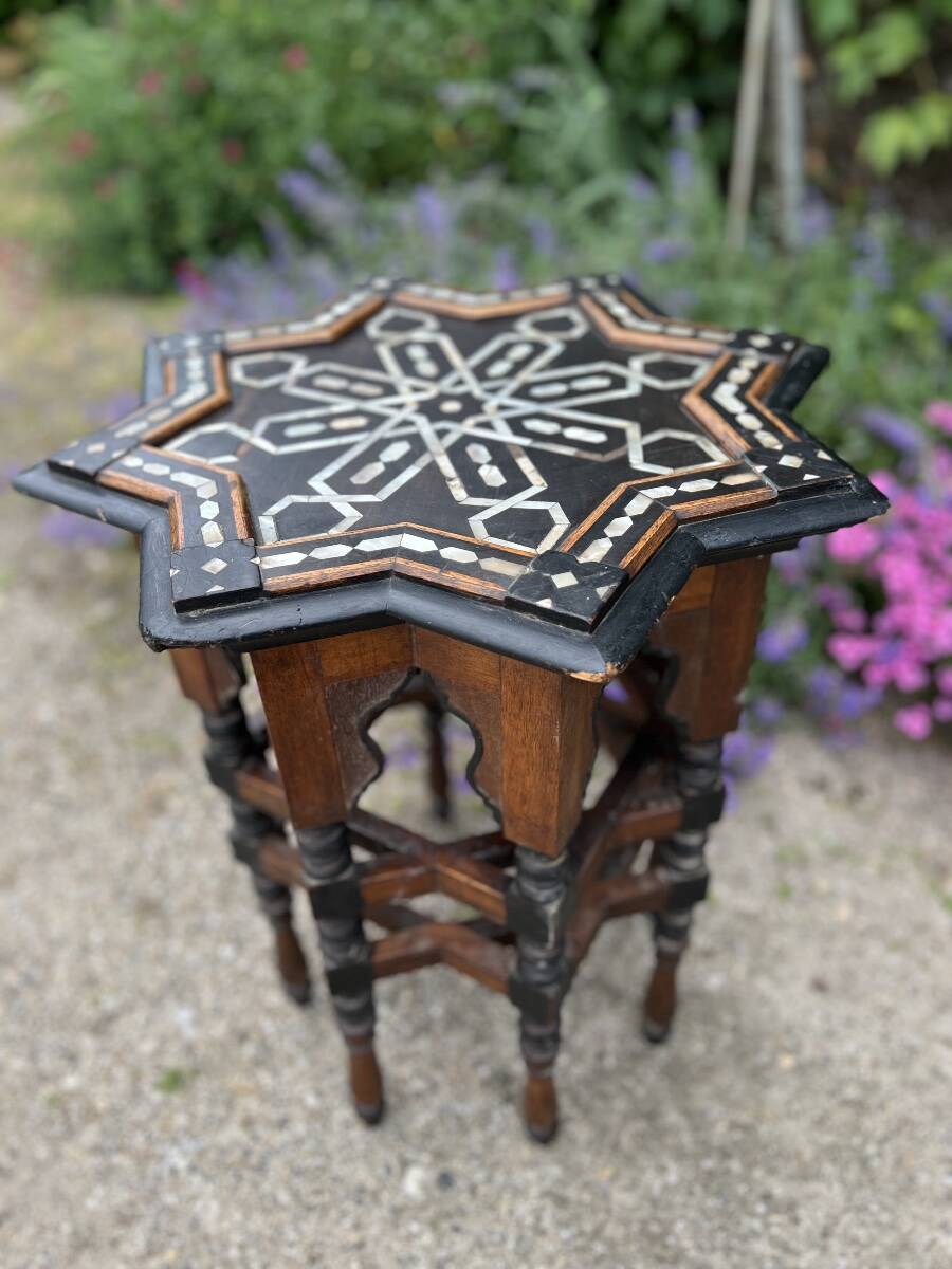 Table d’appoint syrienne