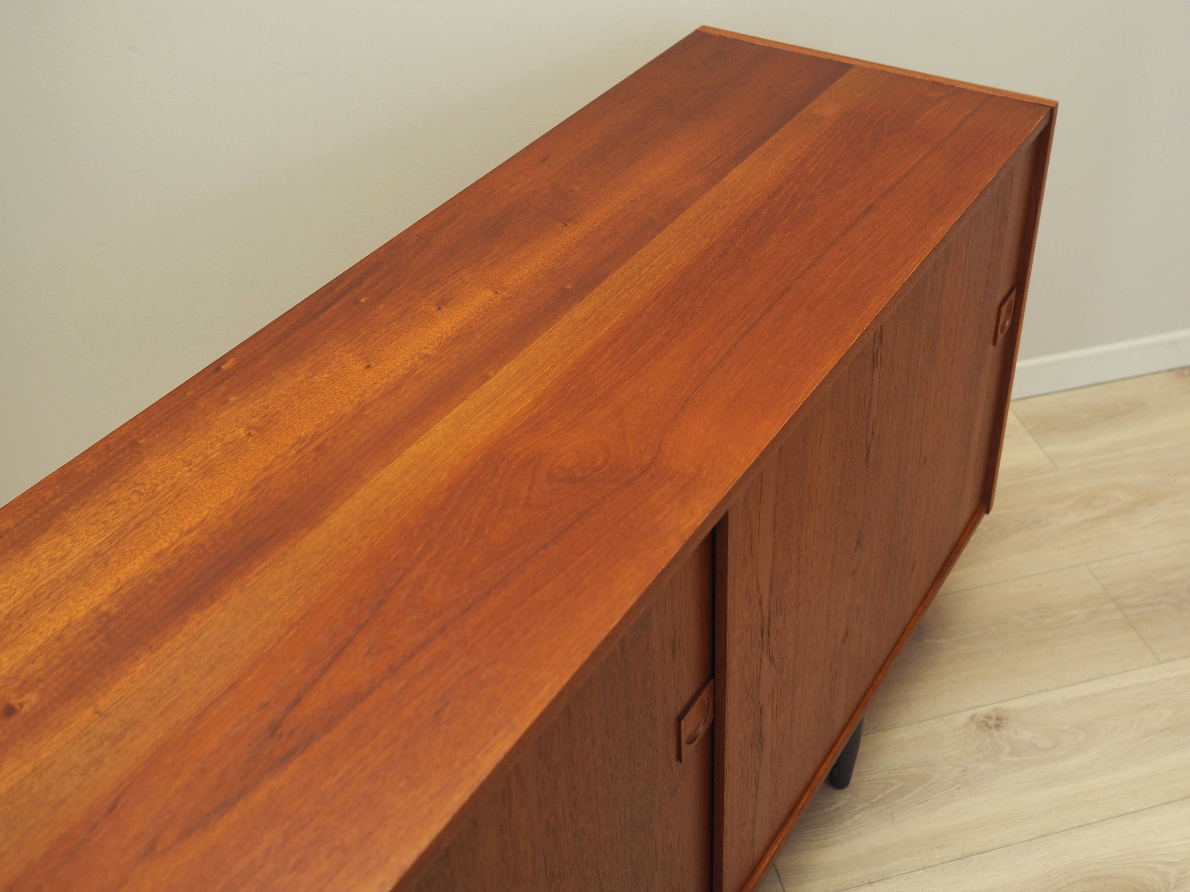 Buffet en teck, design danois, années 1970, production : Danemark