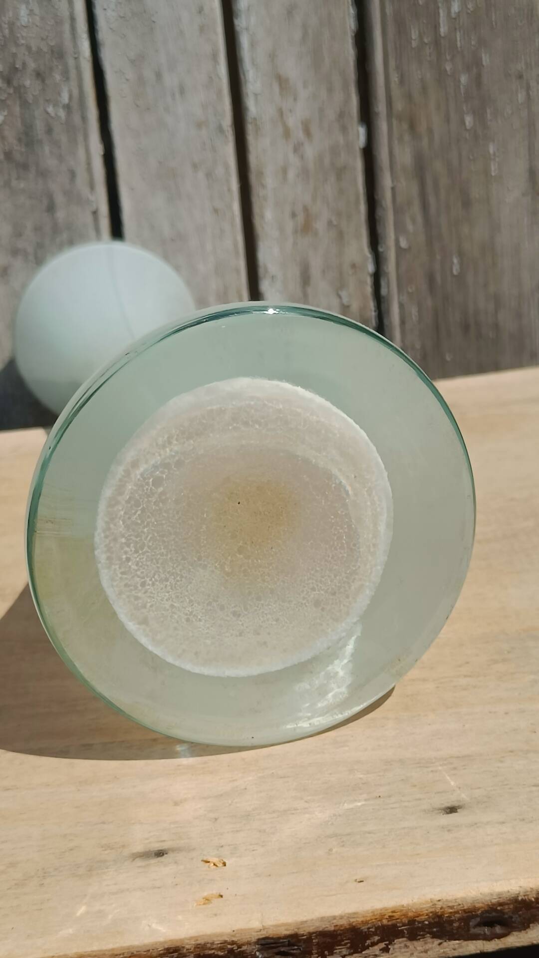 Single-stem vase in white opaline glass