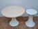 Table basse et tabouret crème et blanc estampillés Stamp, années 70