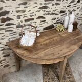 Pretty half-round table