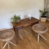 Tabouret en osier pieds croisés