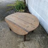 Round low folding table