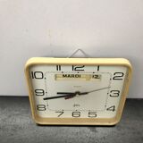 JAPPY Pendule Clock Plastic Dateur Beige Vintage White Background