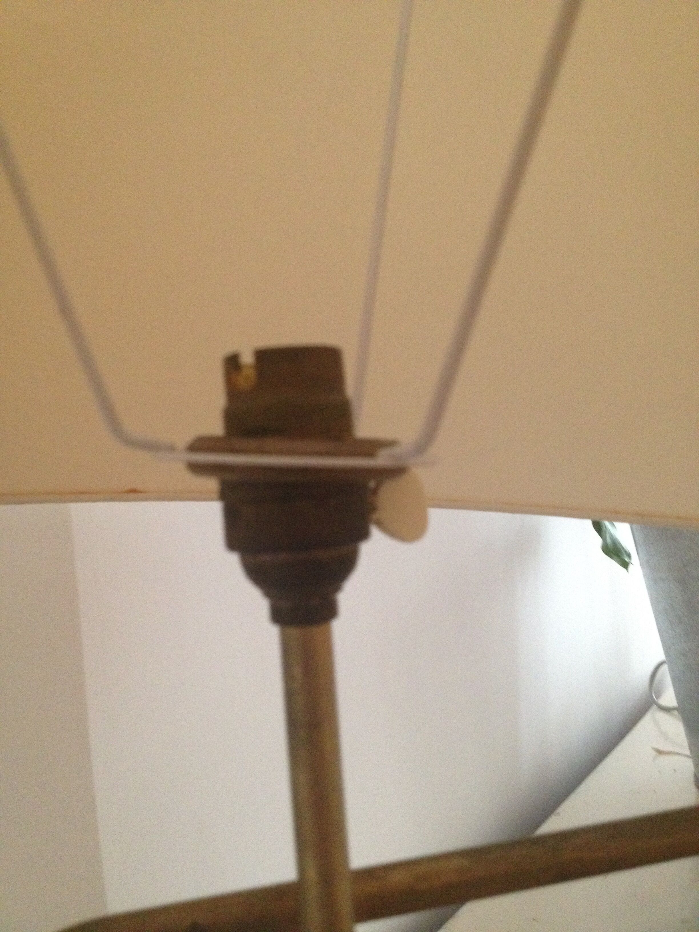 Lampadaire or et noir