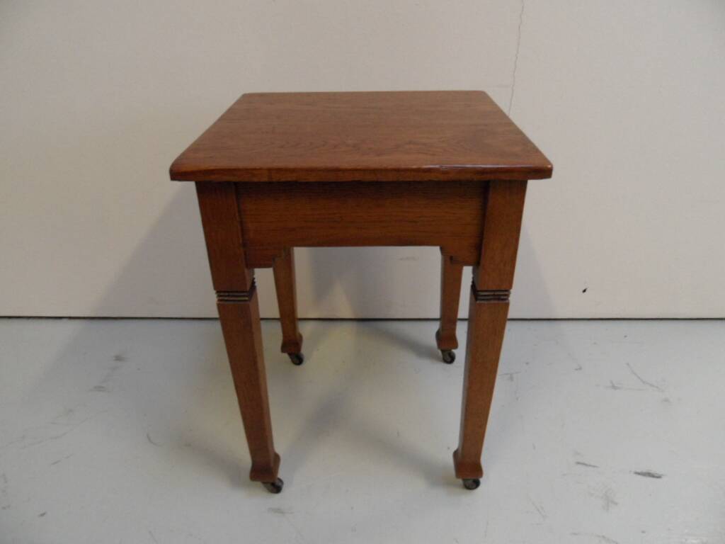 Vintage oak sidetable