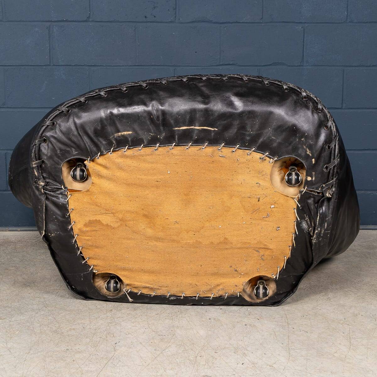 20thC "JOE" ARMCHAIR BY JONATHAN DE PAS, DONATO D'URBINO AND PAOLO LOMAZZ