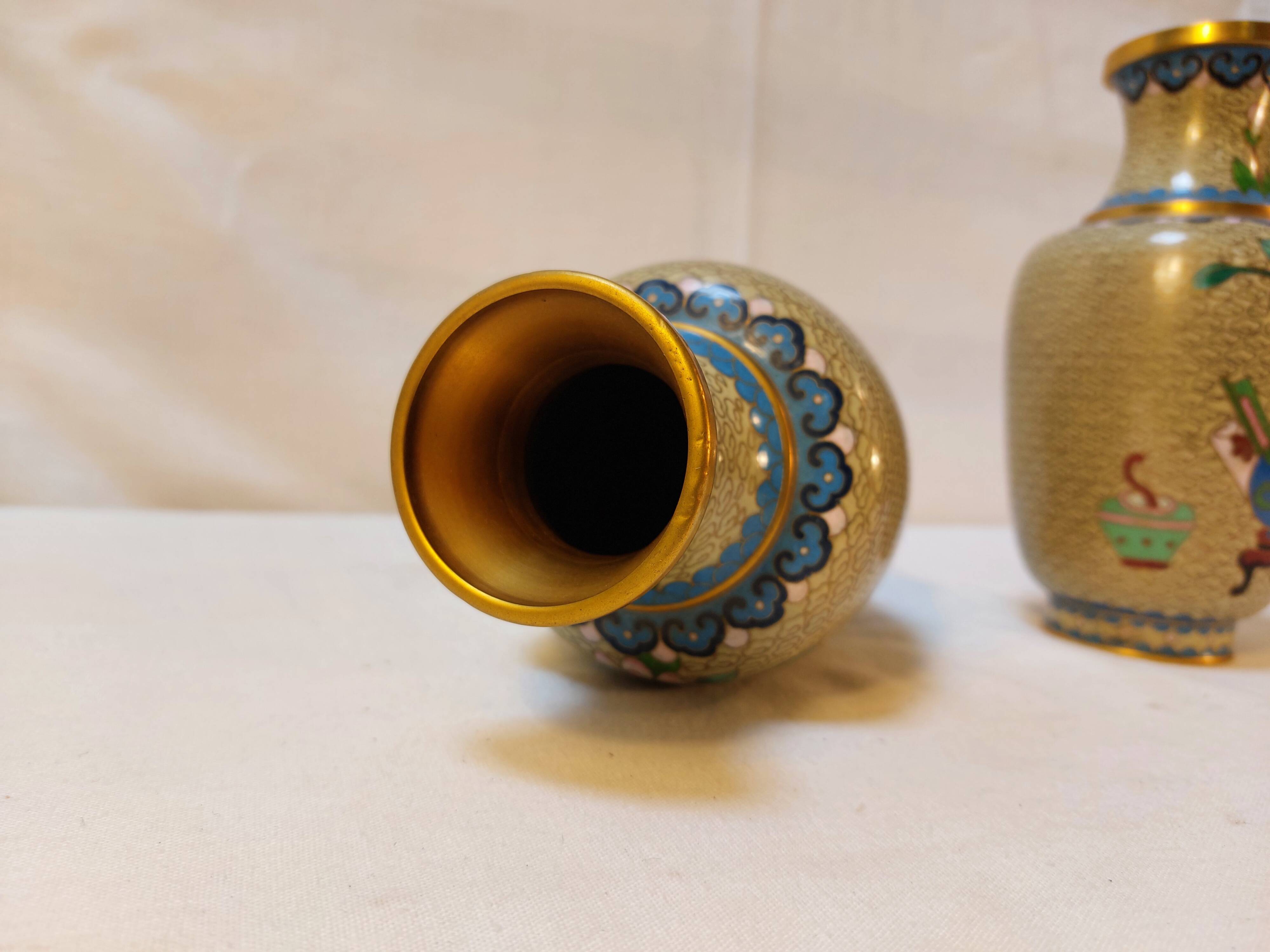 Pair of small cloisonné vases with Japanese polychrome decoration
