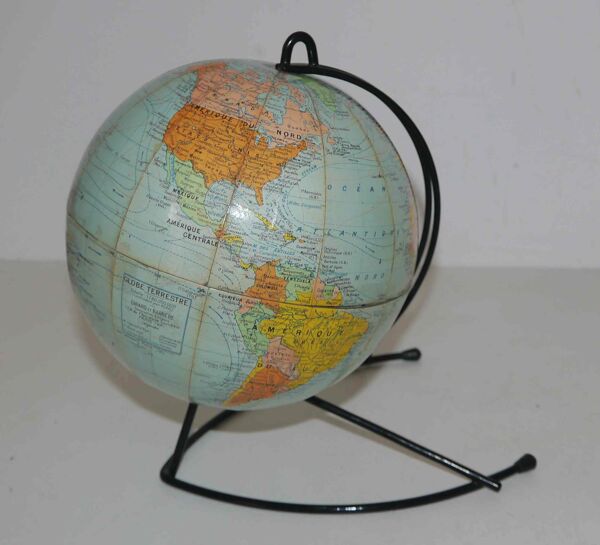 Ancien globe terrestre en carton Girard et Barrère années 50