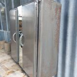 Metal wall-mounted cabinet