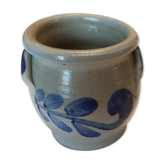 Small pot in sandstone of Alsace