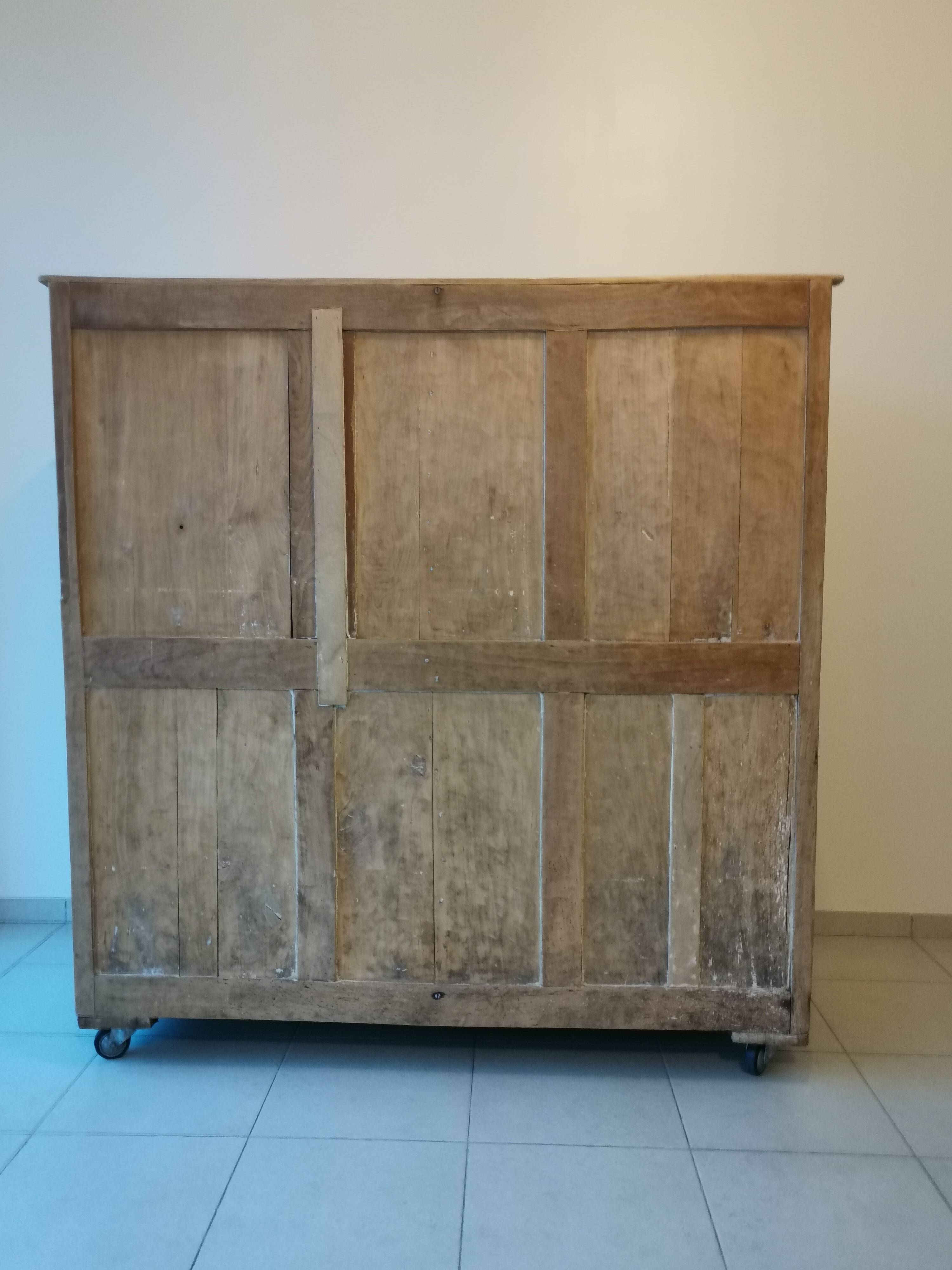 Trade furniture: baker's furniture