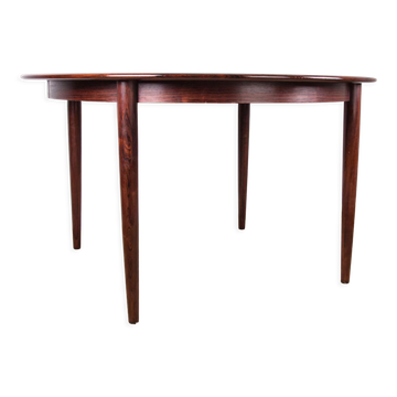 Danish extendable dining table in Rio Rosewood model 55 by Arne Vodder for Sibast 1958.