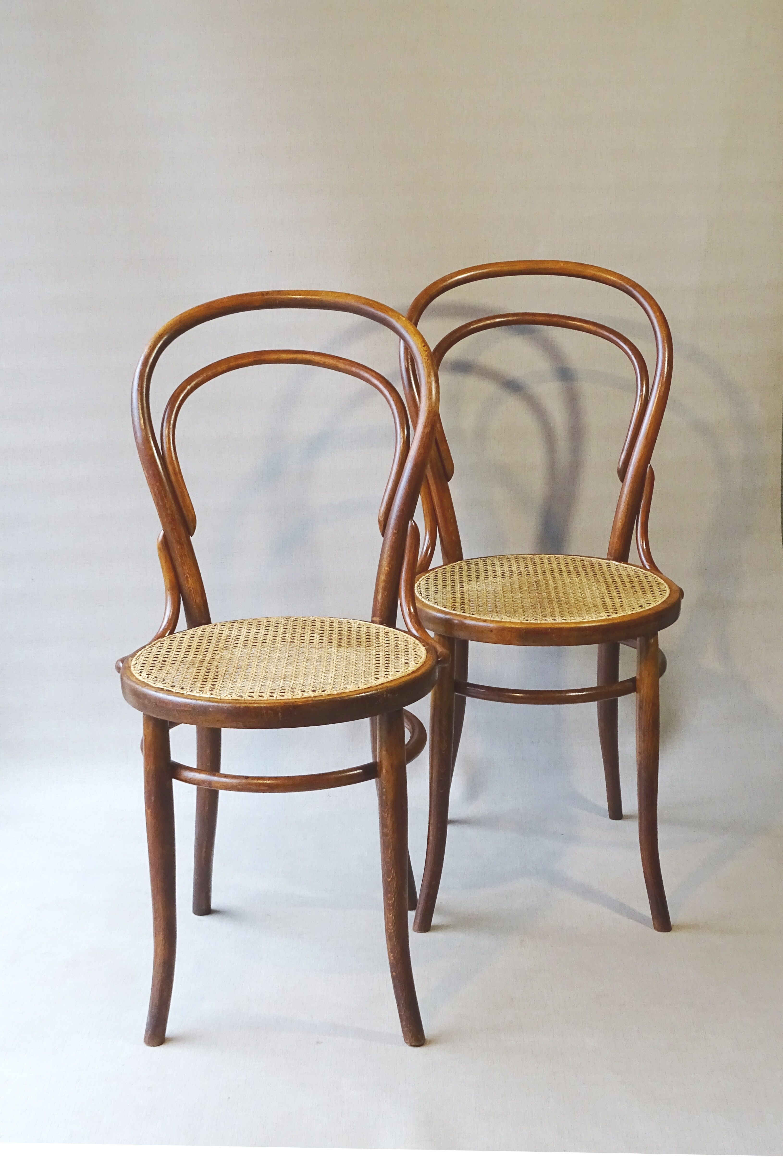 Two chairs turpe n°14 bistrot 1900 cans