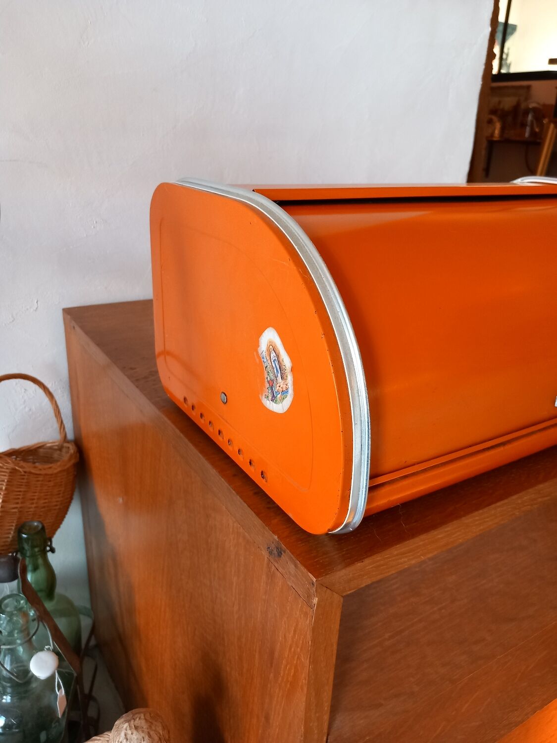 Nightingale bread box