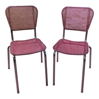 Paire de chaises en cannage de plastique, roses