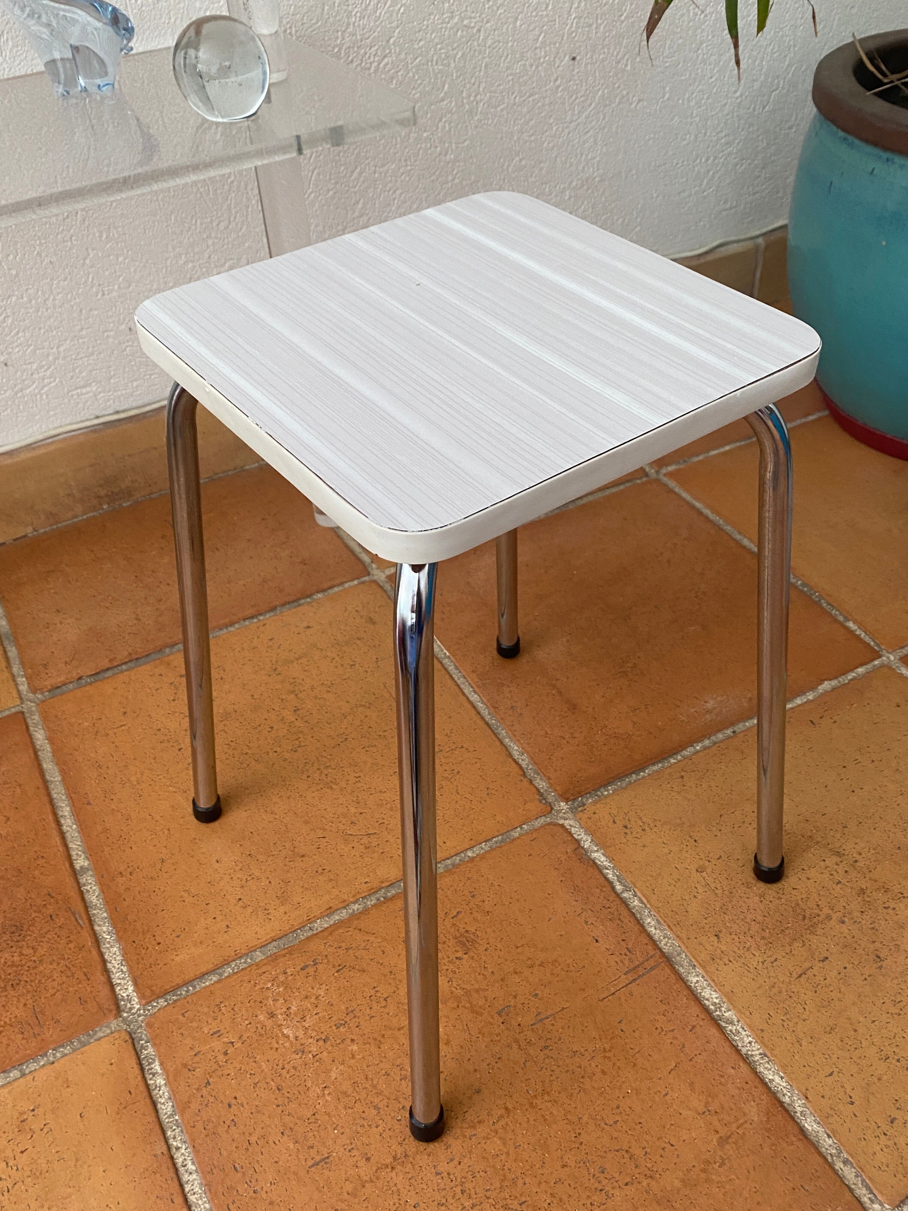 Tabouret en Formica