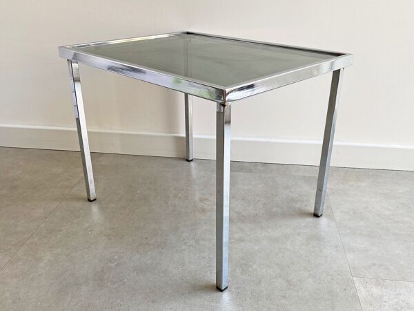 Table d’appoint vintage chromée avec plateau en verre fumé