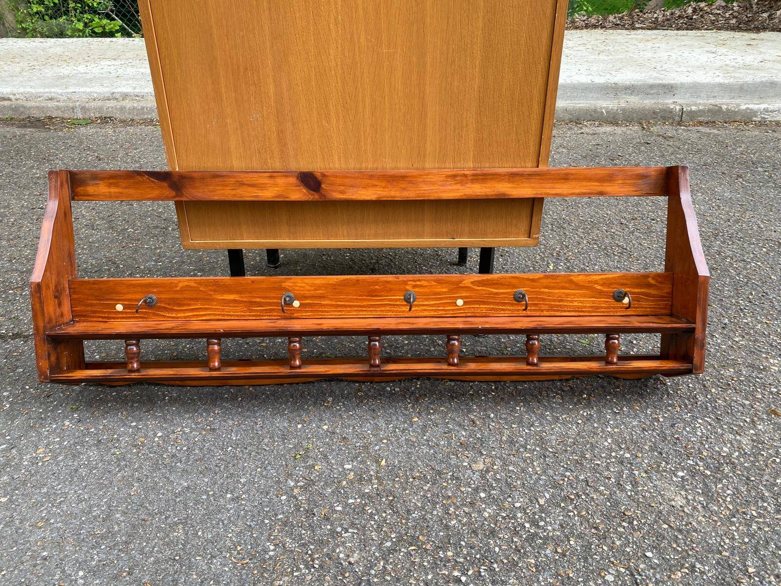 Solid wood wall shelf with 6 hooks coat rack