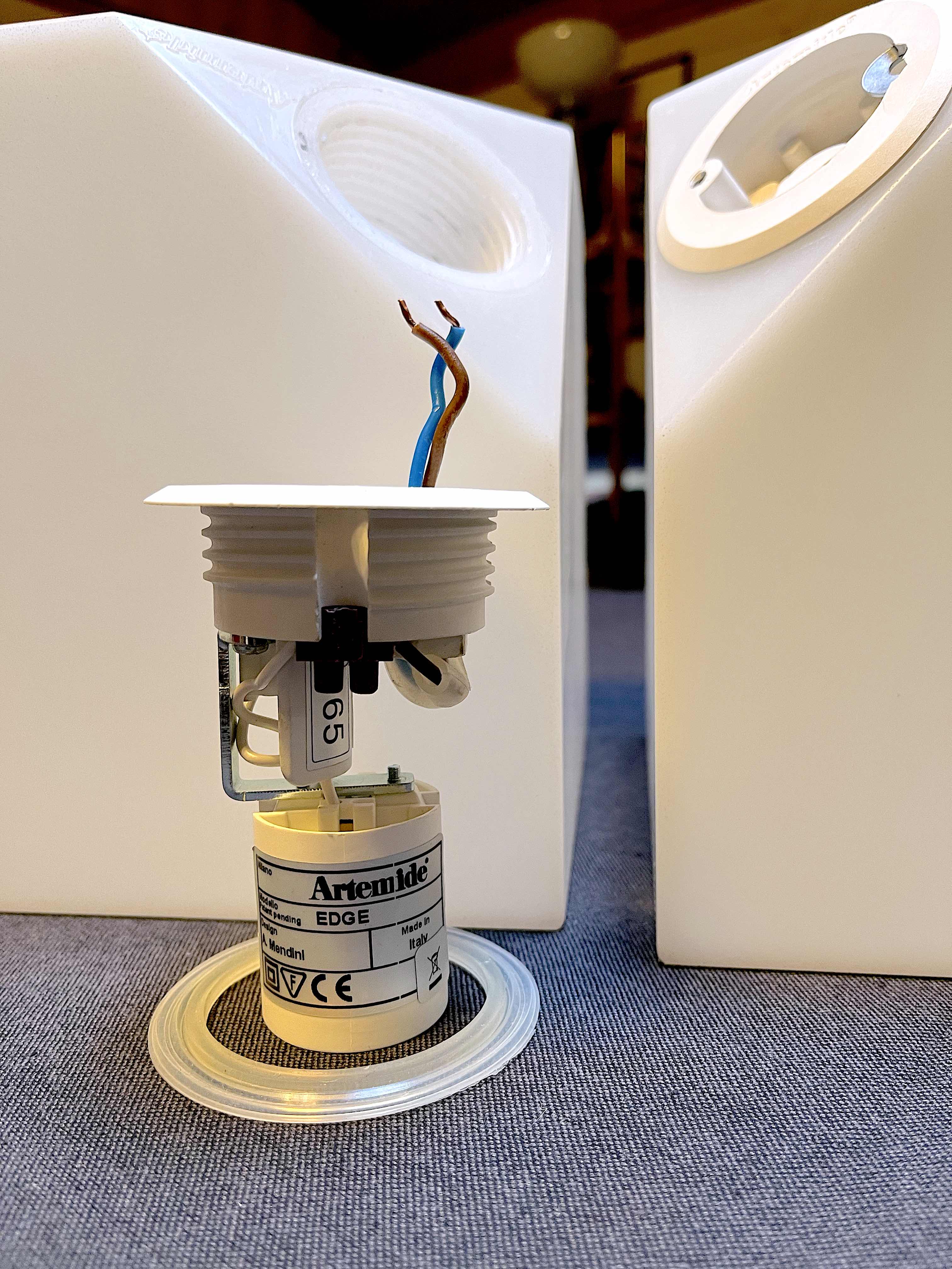 Pair of sconces "Edge", by Alessandro Mendini for Artemide, Italy