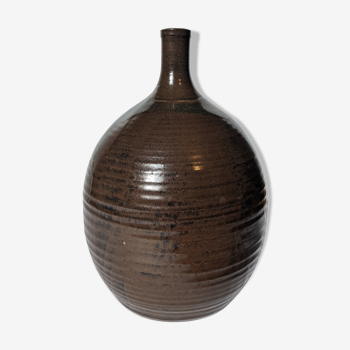 wide ceramic vase with fine brown collar - H: 23cm