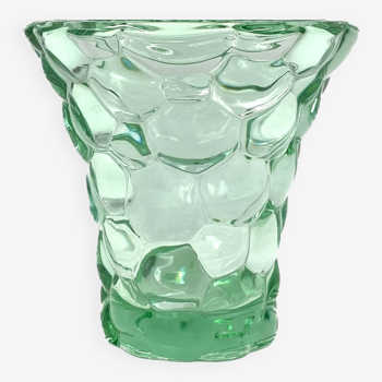 Pierre D’Avesn, Vase en cristal vert eau « Nid d’abeille », France 1930